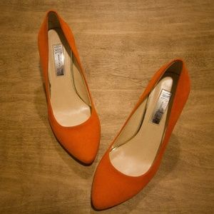 Chic Bright Orange Pumps